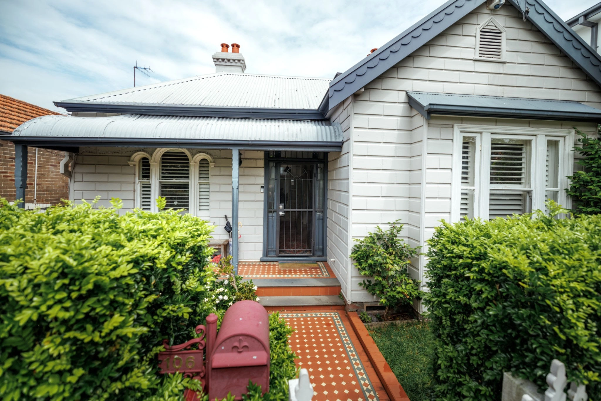 Best colour for roof paint on a Melbourne home in northern suburbs