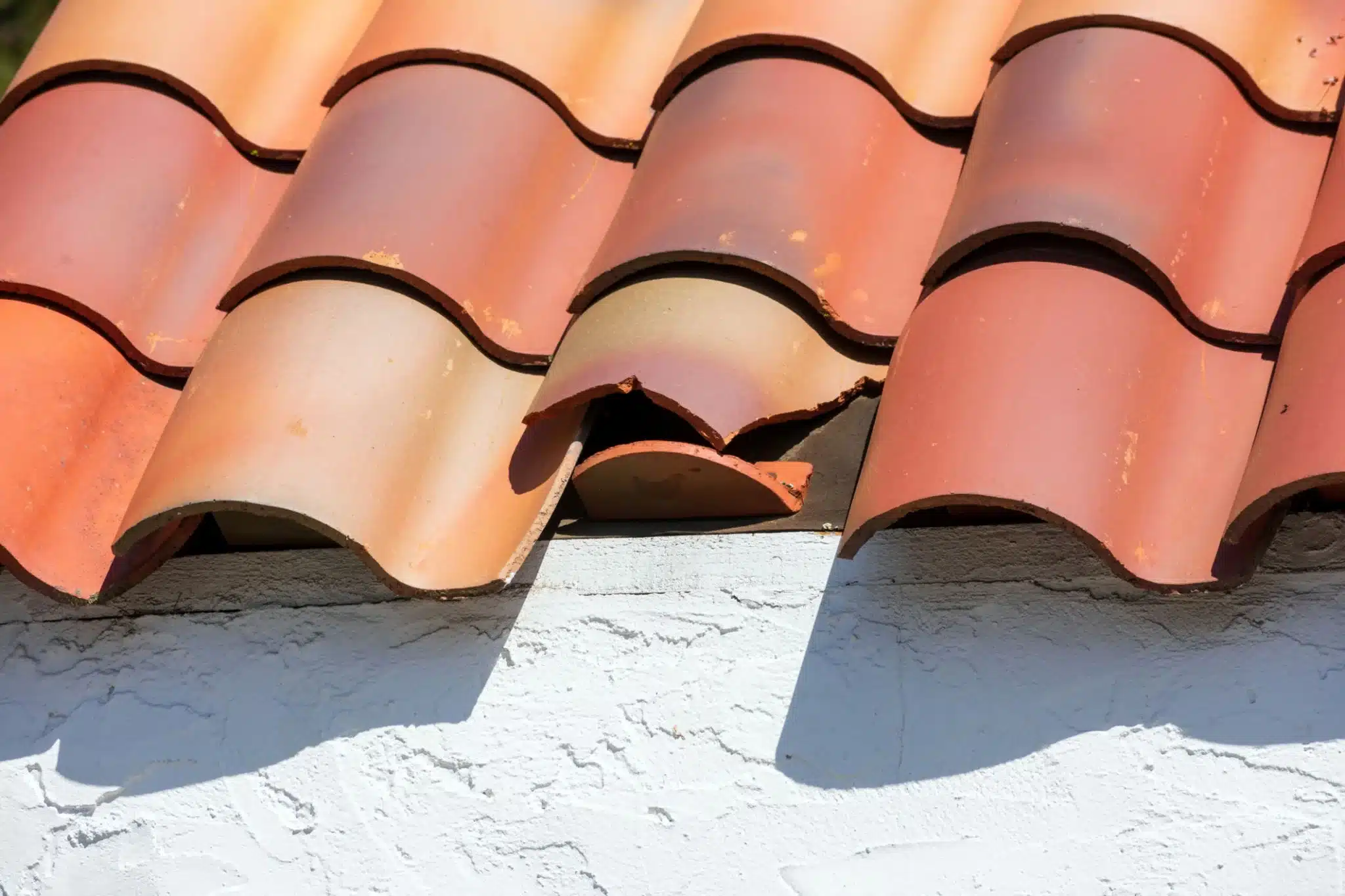 Cracked roof tile repair