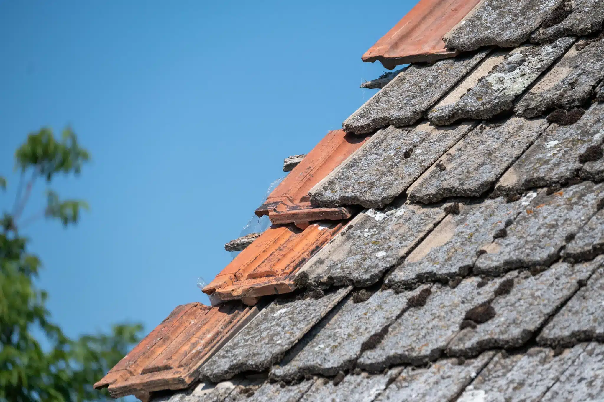 Loose roof tiles melbourne